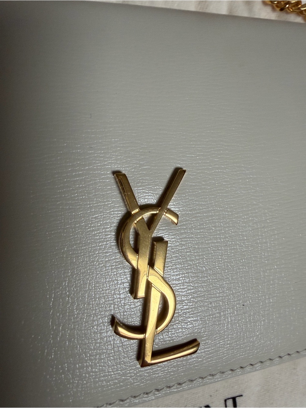 Yves Saint Laurent White Leather Chain bag/ phone holder with Gold YSL Logo - Picture 3 of 16